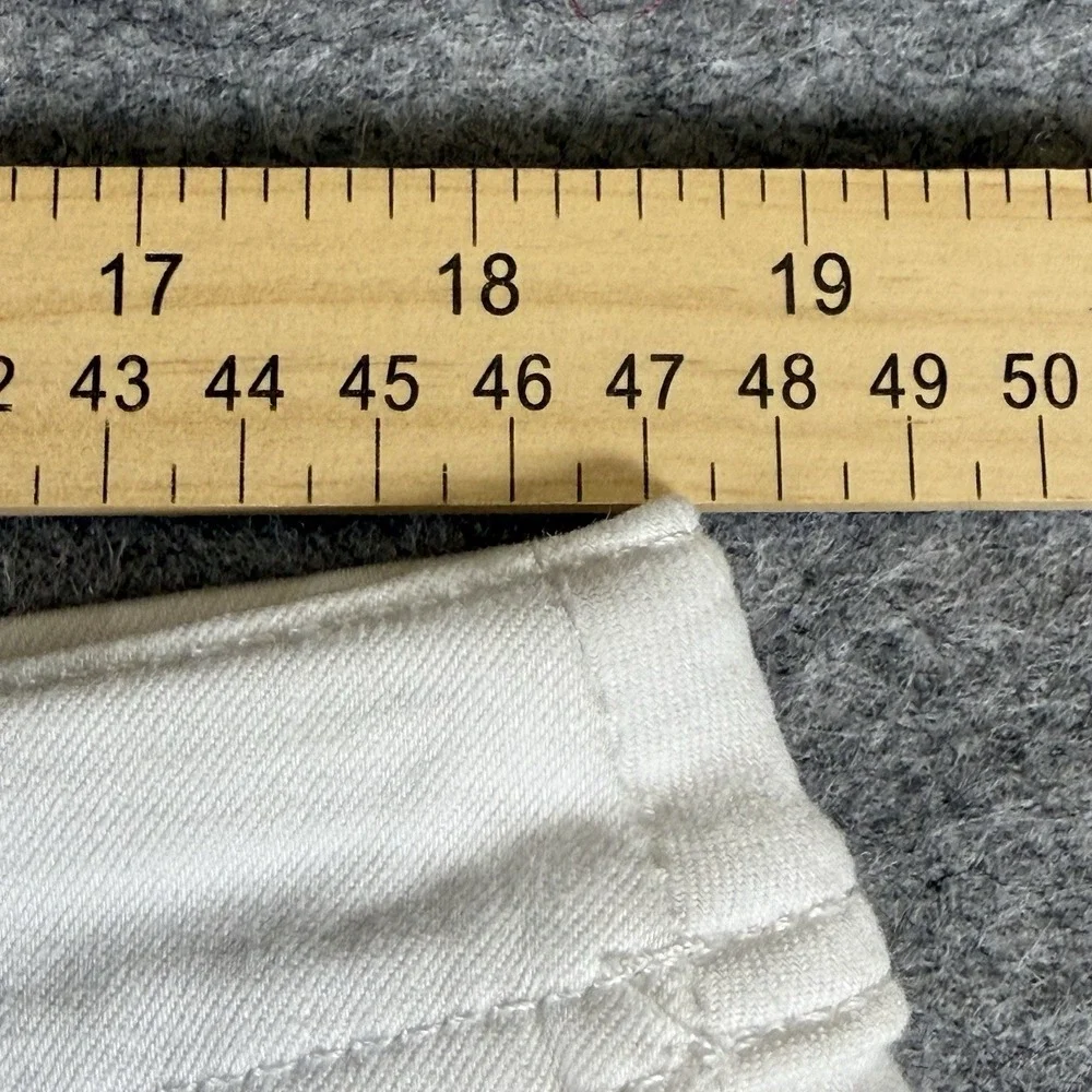 Chico's Girlfriend Slim Leg Ankle 2.5 White Stretch Jeans Women's 2.5  READ-flaw